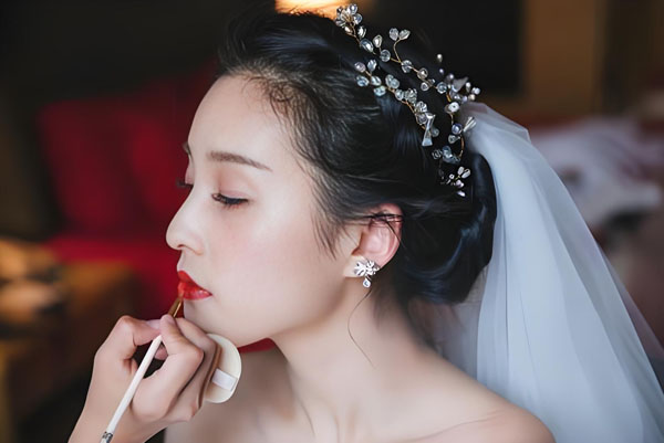 东营婚纱摄影|东营洛丽塔新娘造型